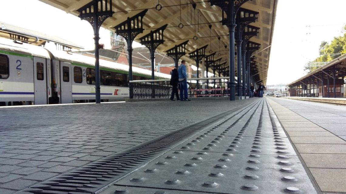Podróżni już korzystają z przebudowanego peronu w Gdańsku Głównym