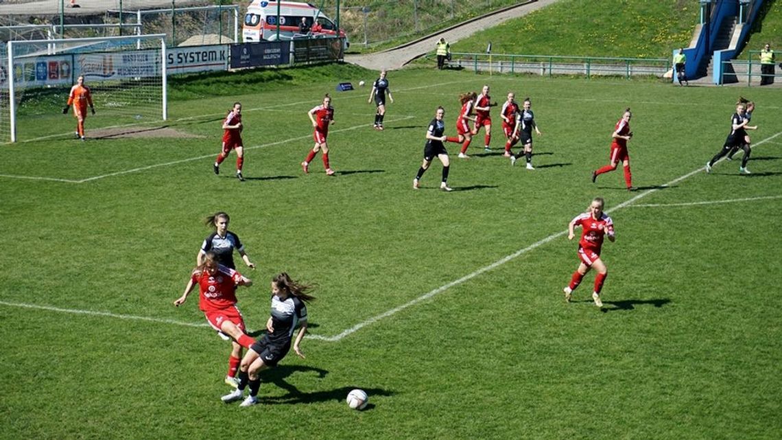 Pogoń bez punktu po wyrównanym meczu. Ekstraliga w Tczewie. Efektowny strzał Magdaleny Sobal