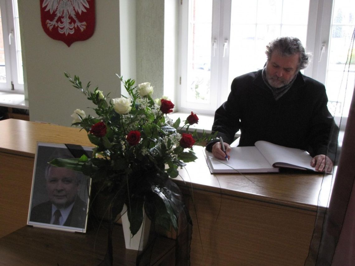 POGRĄŻENI W ŻAŁOBIE POGRĄŻENI W ŻAŁOBIE