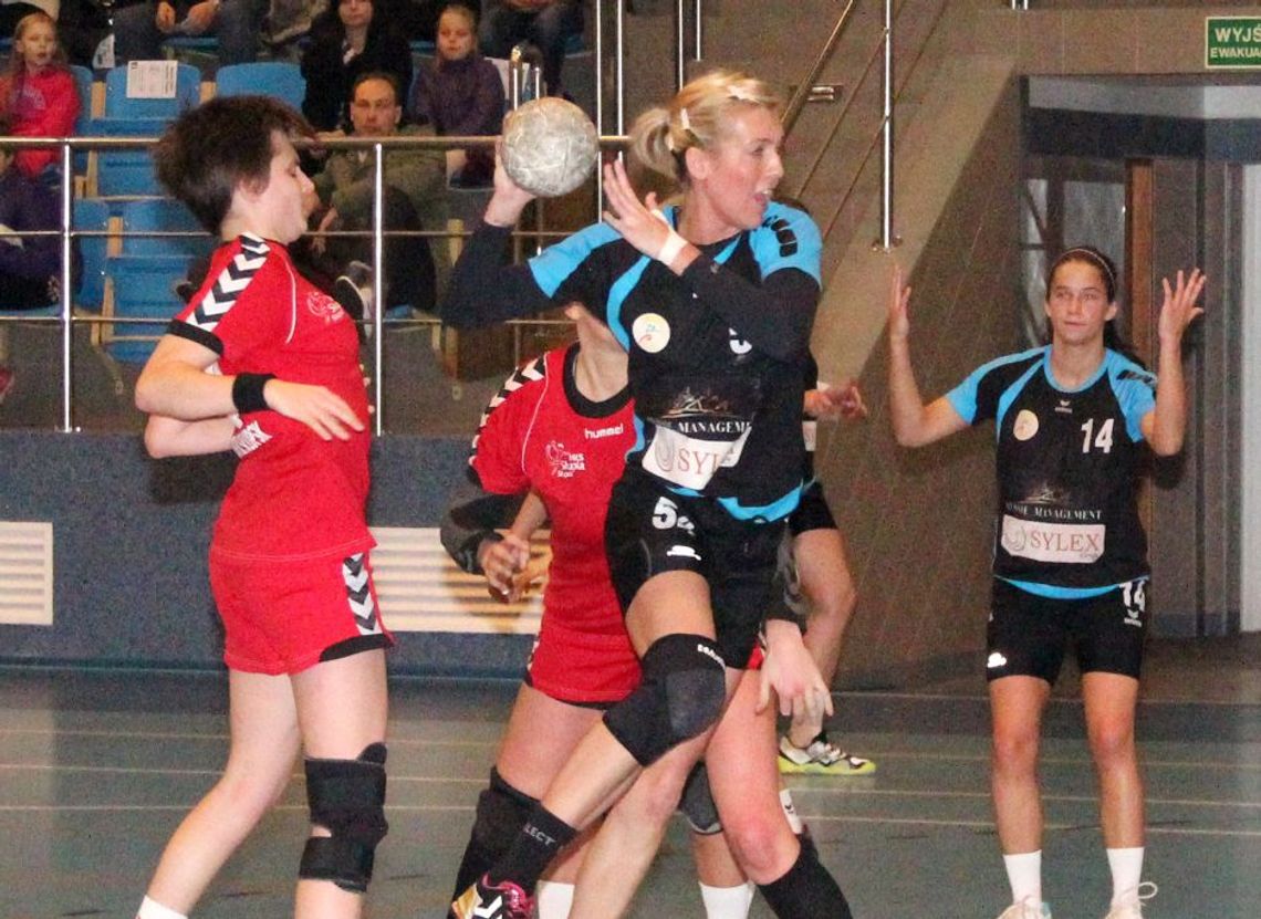 Pokaz siły, ale tylko momentami - samborzanki wygrały ze Słupią Pokaz siły, ale tylko momentami - samborzanki wygrały ze Słupią