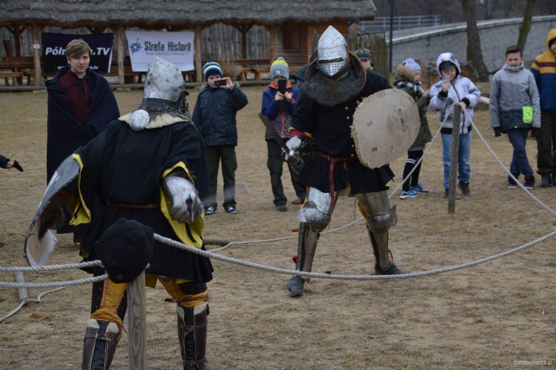 Pokaz walk średniowiecznych w Faktorii