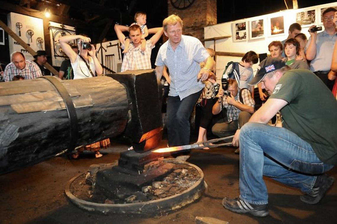 Pokazy kucia w Kuźni Wodnej