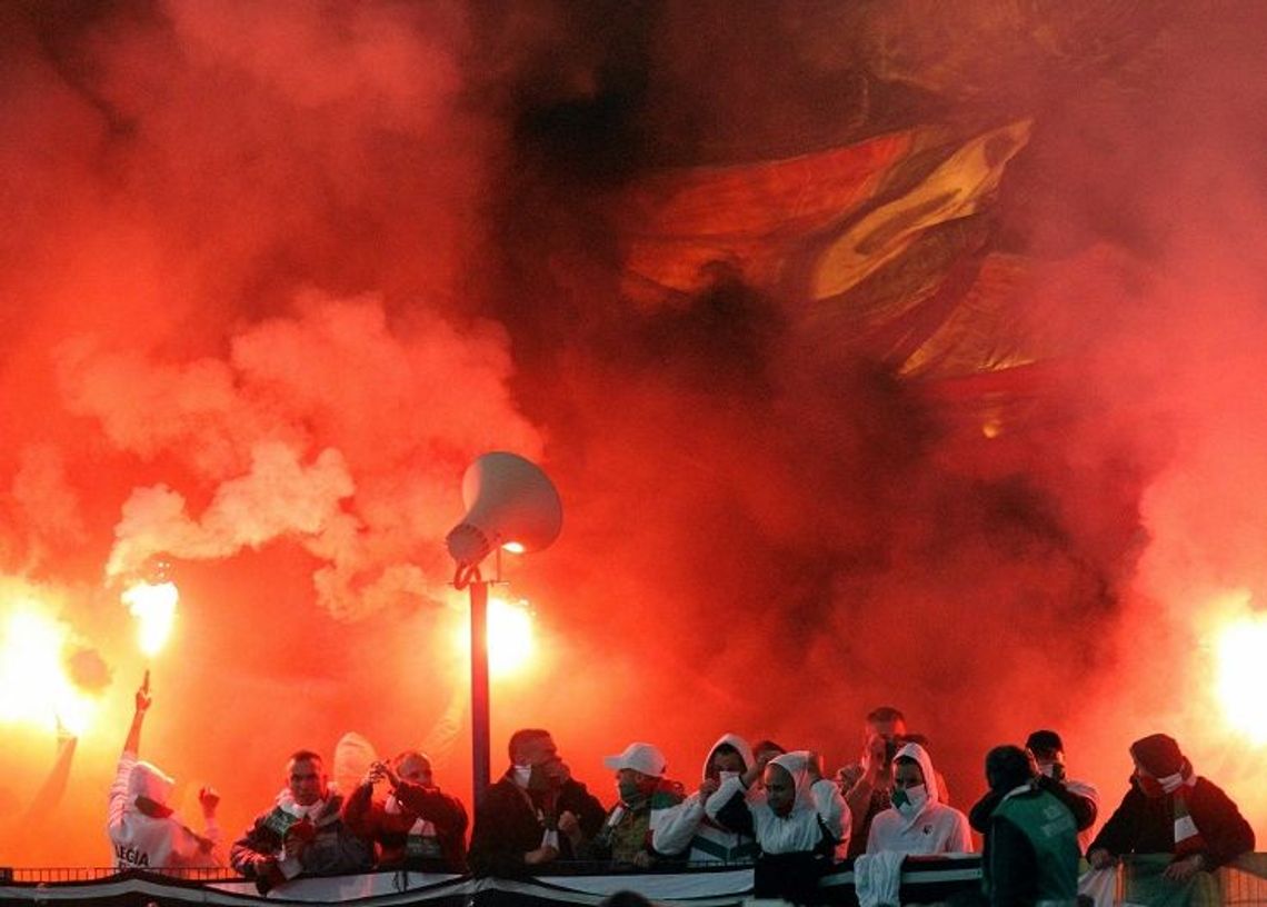 Połamane ławki, wyzwiska na ulicach - mają dosyć kibolskich wybryków! Połamane ławki, wyzwiska na ulicach - mają dosyć kibolskich wybryków!