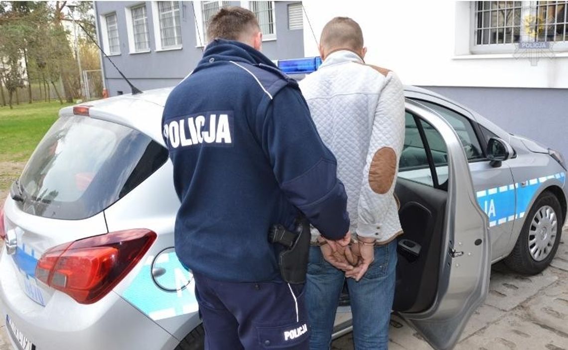 Policja zatrzymała dilera dopiero po blokadzie drogi Policja zatrzymała dilera dopiero po blokadzie drogi