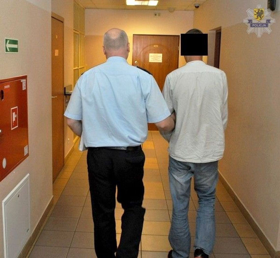 Policja zatrzymała mężczyznę poszukiwanego listem gończym Policja zatrzymała mężczyznę poszukiwanego listem gończym