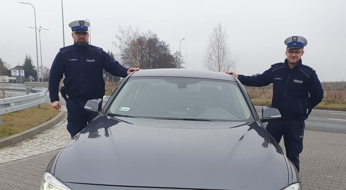 Policjanci pilotowali przewóz poparzoną dziewczynkę do szpitala