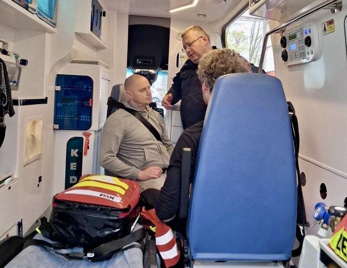 Policjanci pokazali, jak reagować na agresję podczas udzielania pomocy Policjanci pokazali, jak reagować na agresję podczas udzielania pomocy