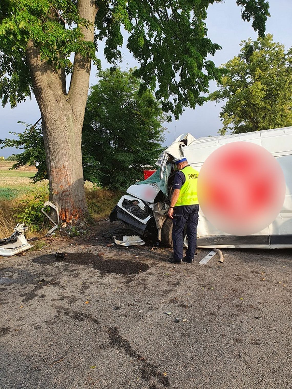 Policjanci pracowali na miejscu śmiertelnego wypadku drogowego. Apelujemy o ostrożność podczas prowadzenia pojazdów !!! Policjanci pracowali na miejscu śmiertelnego wypadku drogowego. Apelujemy o ostrożność podczas prowadzenia pojazdów !!!