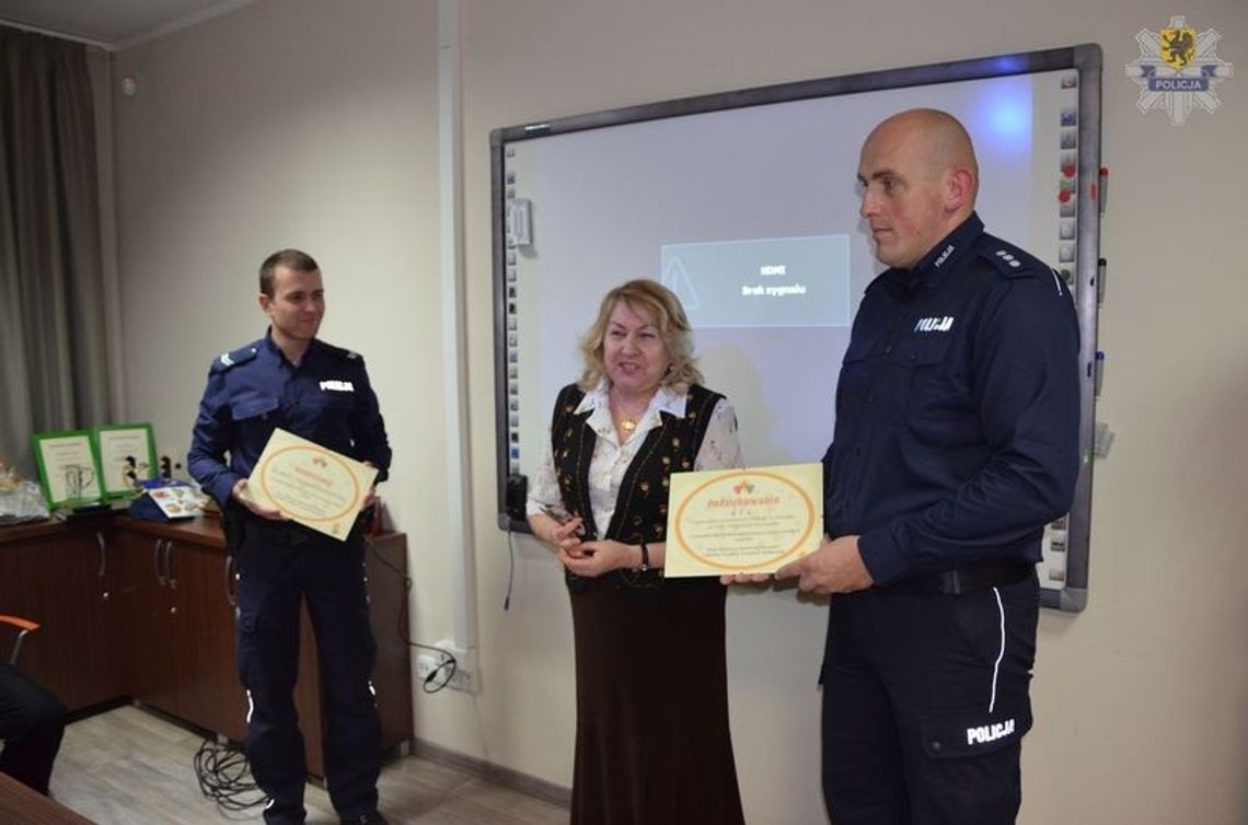 Policjanci spotkali się z seniorami na Oruni Policjanci spotkali się z seniorami na Oruni