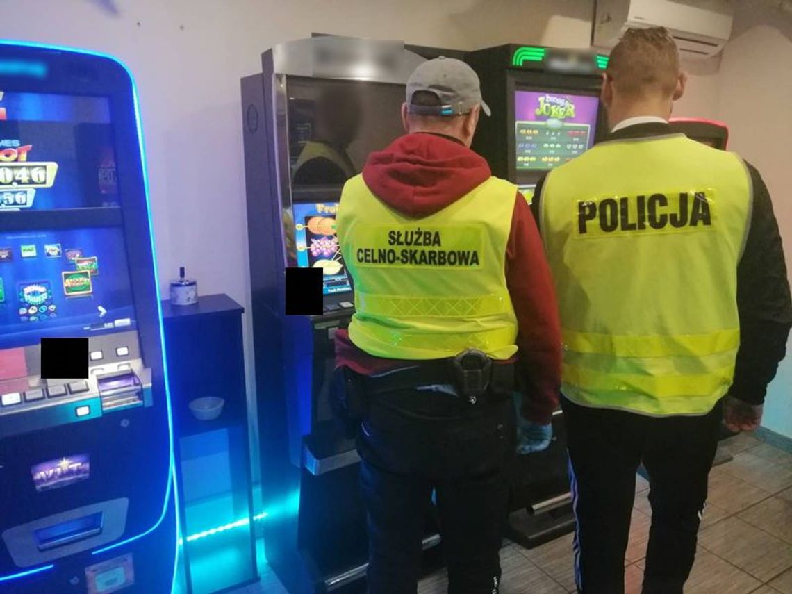 Policjanci z funkcjonariuszami KAS zlikwidowali kolejny nielegalny salon gier Policjanci z funkcjonariuszami KAS zlikwidowali kolejny nielegalny salon gier