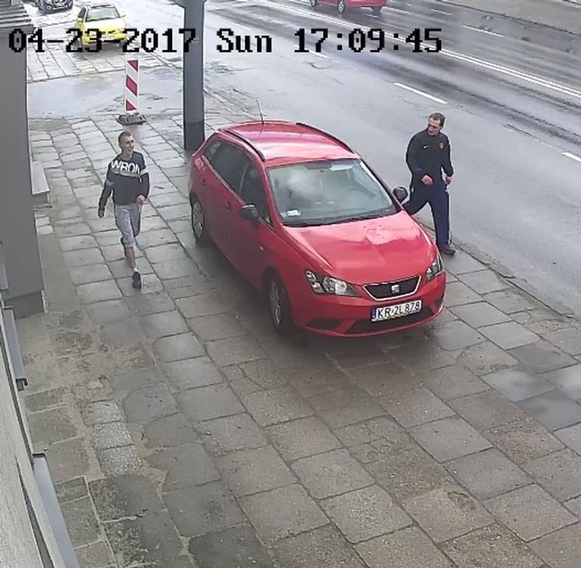 Policjanci z Sopotu poszukują sprawców rozboju.