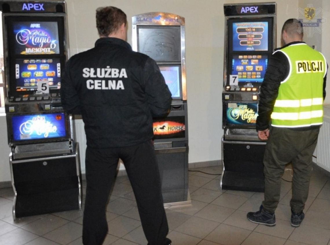 Policjanci zabezpieczyli w Tczewie automaty do gier o wartości 84 tys. zł Policjanci zabezpieczyli w Tczewie automaty do gier o wartości 84 tys. zł