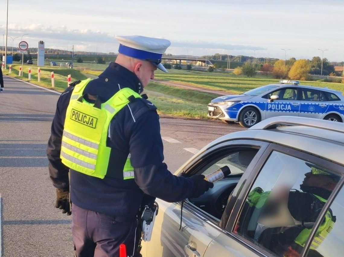 Policjanci zatrzymali 4 osoby, które kierowały swoimi pojazdami pod wpływem alkoholu