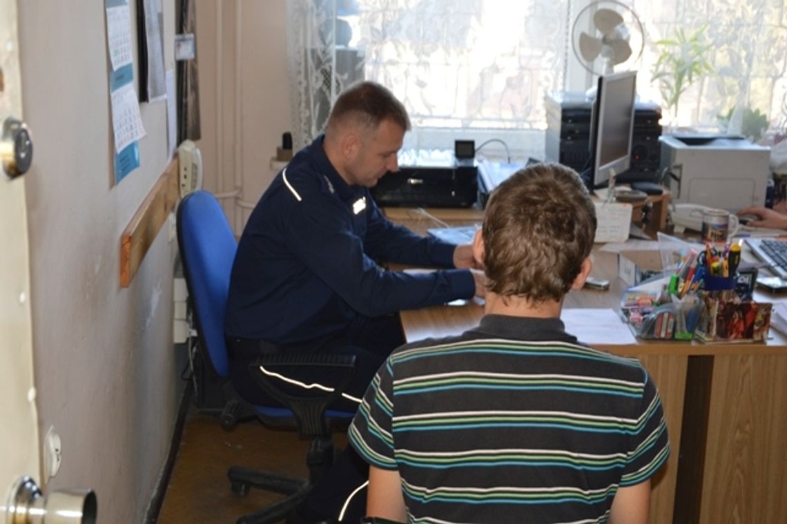 Policjanci zatrzymali sprawcę kradzieży kabli telekomunikacyjnych Policjanci zatrzymali sprawcę kradzieży kabli telekomunikacyjnych