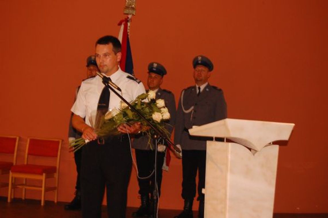 Policyjna służba doceniona! Uroczysta Akademia - awanse i medale dla mundurowych