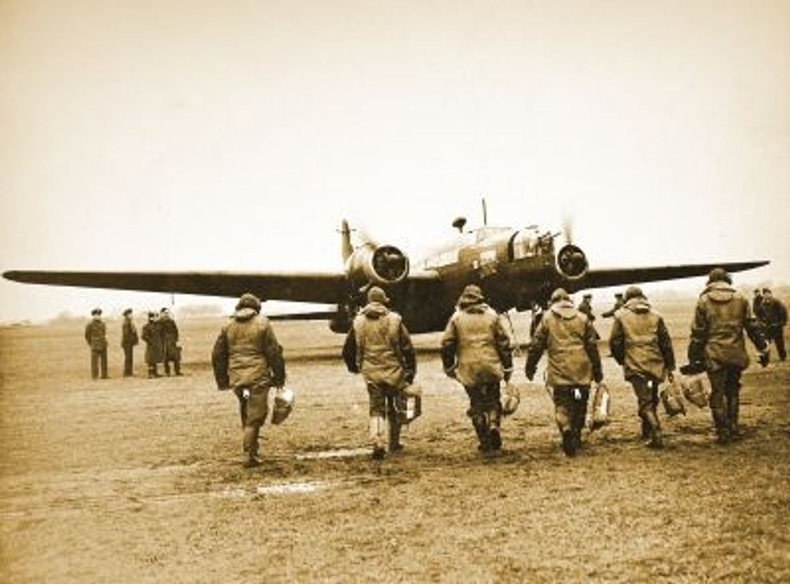 Polskie skrzydła nad III Rzeszą - Kociewiacy w lotnictwie Jej Królewskiej Mości