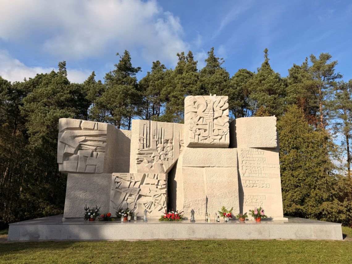 Pomnik Kolejarzy w gminie Kaliska odnowiony Pomnik Kolejarzy w gminie Kaliska odnowiony