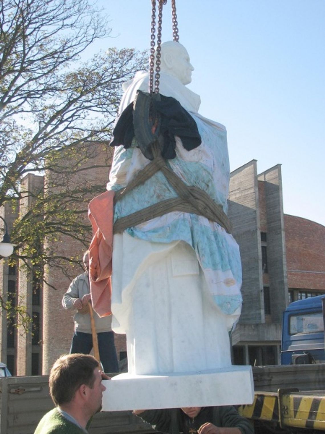 Pomnik Sambora II - upadł zanim powstał Pomnik Sambora II - upadł zanim powstał