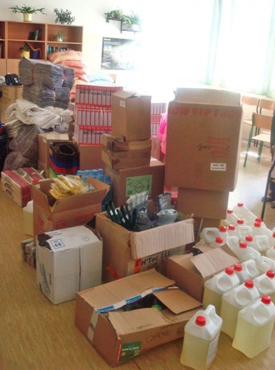 Pomoc powodzianom. Trwa zbiórka darów dla ofiar powodzi, pierwsze transporty już ruszyły Pomoc powodzianom. Trwa zbiórka darów dla ofiar powodzi, pierwsze transporty już ruszyły