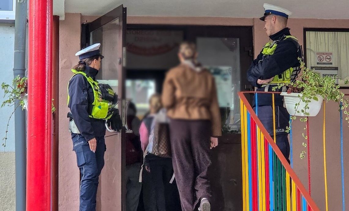 Ponad 10 tysięcy skontrolowanych placówek i 10 osób zatrzymanych w całym kraju Ponad 10 tysięcy skontrolowanych placówek i 10 osób zatrzymanych w całym kraju