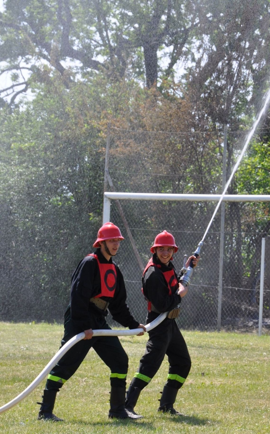 Ponad 100 strażaków startowało w gminnych zawodach sportowo-pożarniczych Ponad 100 strażaków startowało w gminnych zawodach sportowo-pożarniczych