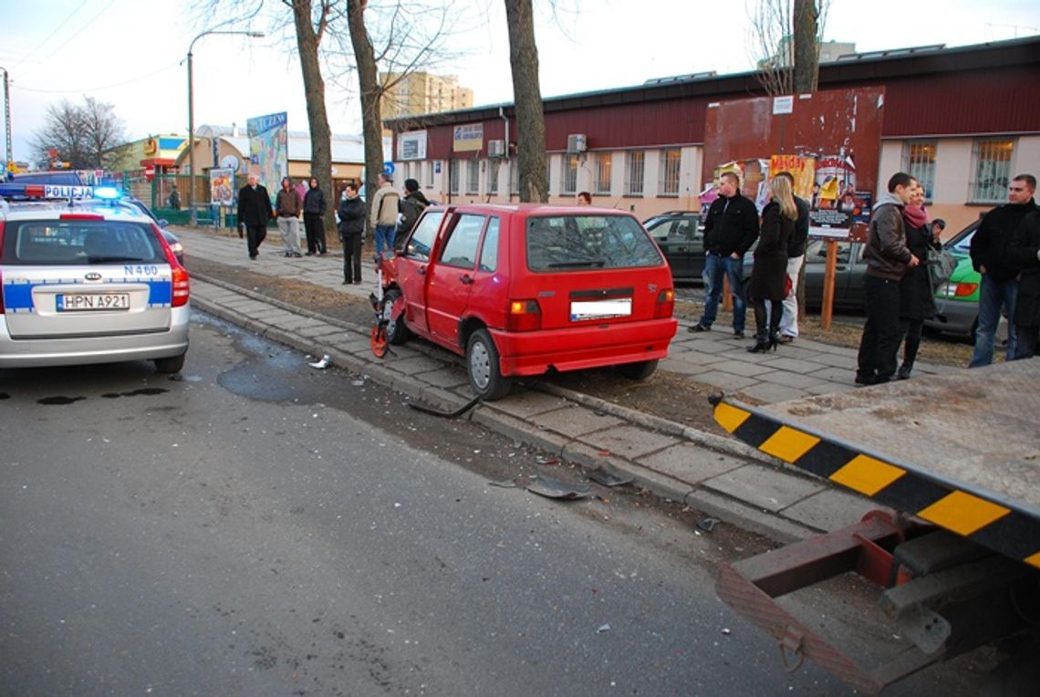 Pościg za pijanym sprawcą wypadku Pościg za pijanym sprawcą wypadku