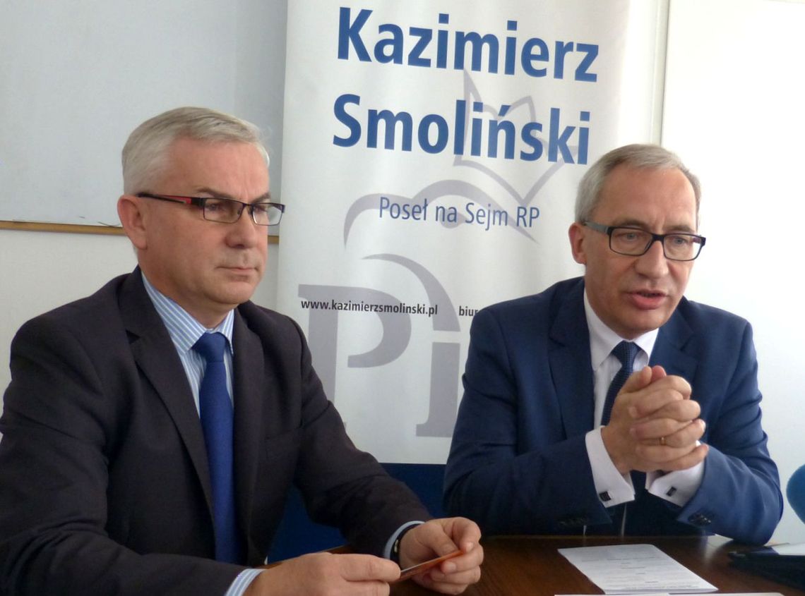 Poseł chwali kandydata PiS i prezentuje hasło kampanii