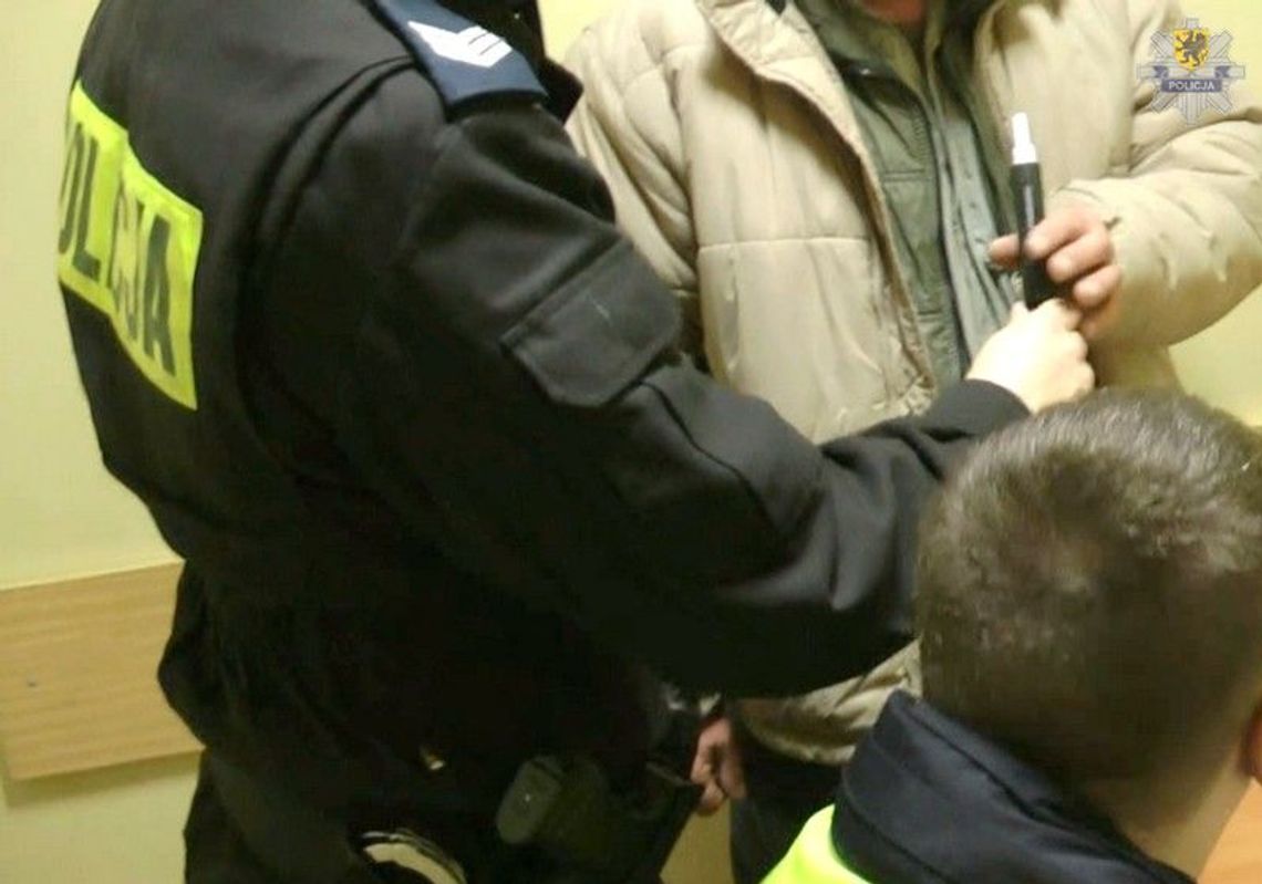 Poszukiwany chciał sprawdzić trzeźwość Poszukiwany chciał sprawdzić trzeźwość