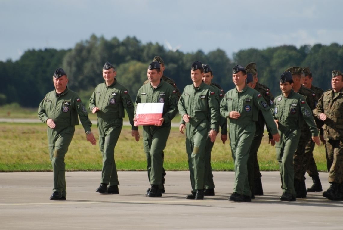 Powitanie Polskiego Kontyngentu Wojskowego z udziałem ministra Siemoniaka