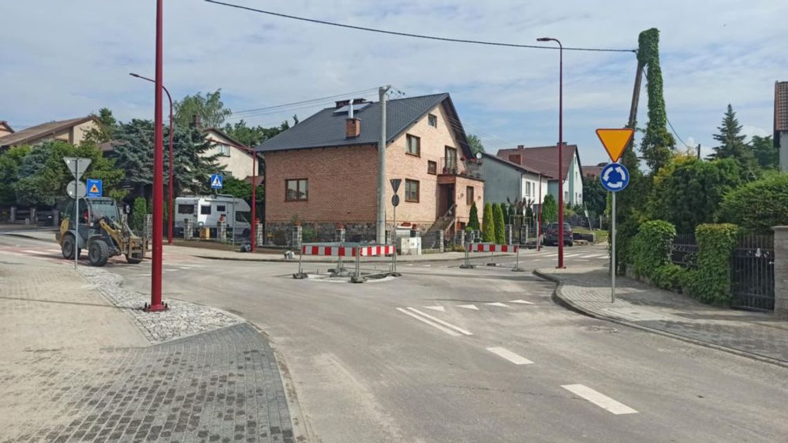 Powstaje nowa droga z nowym oświetleniem. Czy był problem z aktualizacją objazdów i blokadami?