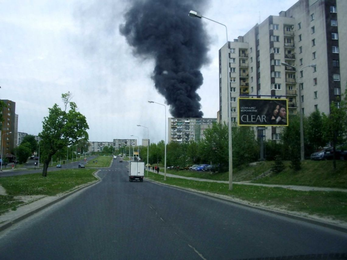 Pożar 20 m od stacji benzynowej 