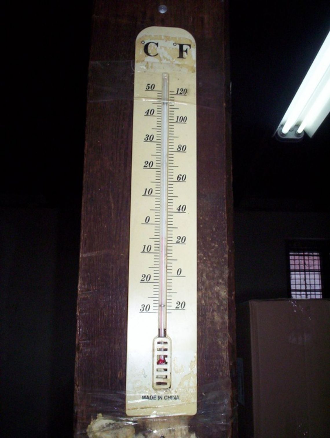 Pracownicy marzną w hurtowniach i halach Pracownicy marzną w hurtowniach i halach