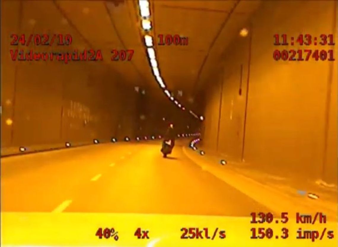 Prawie 200km/h motocyklem w tunelu pod Martwą Wisłą.