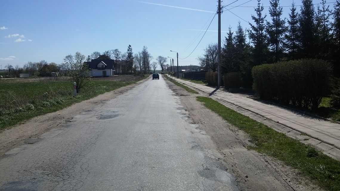 Prawie tysiąc osób domaga się remontu tej drogi. Gdzie? Prawie tysiąc osób domaga się remontu tej drogi. Gdzie?