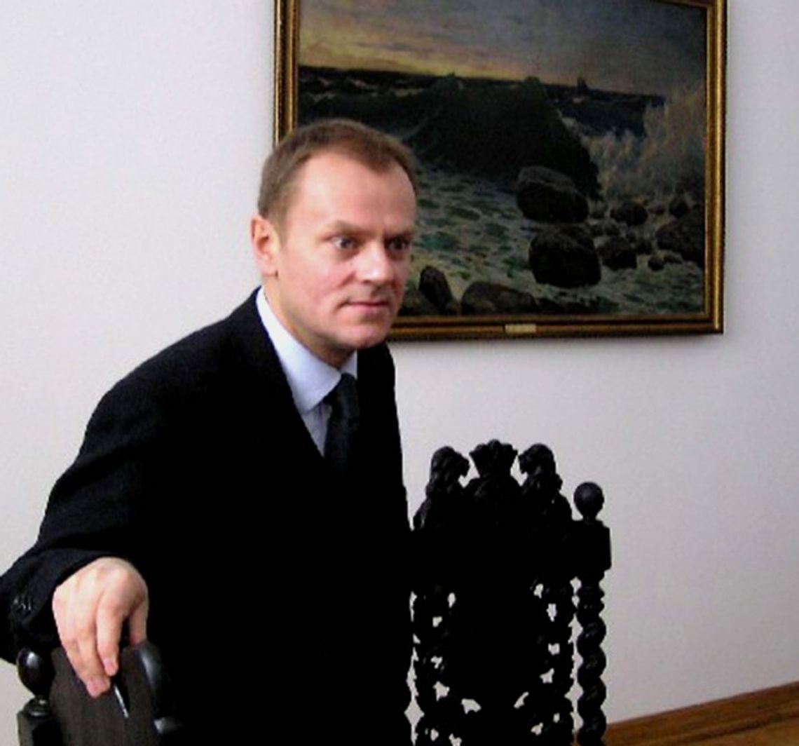 Premier Tusk chory! Leczy się antybiotykami w domu