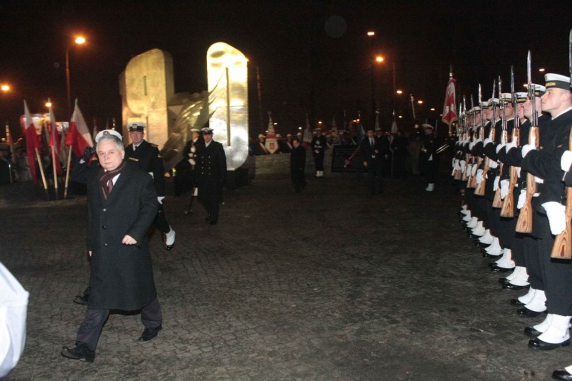 Prezydent Kaczyński: Chwała bohaterom Grudnia'70, stoczniowcom pomogę 