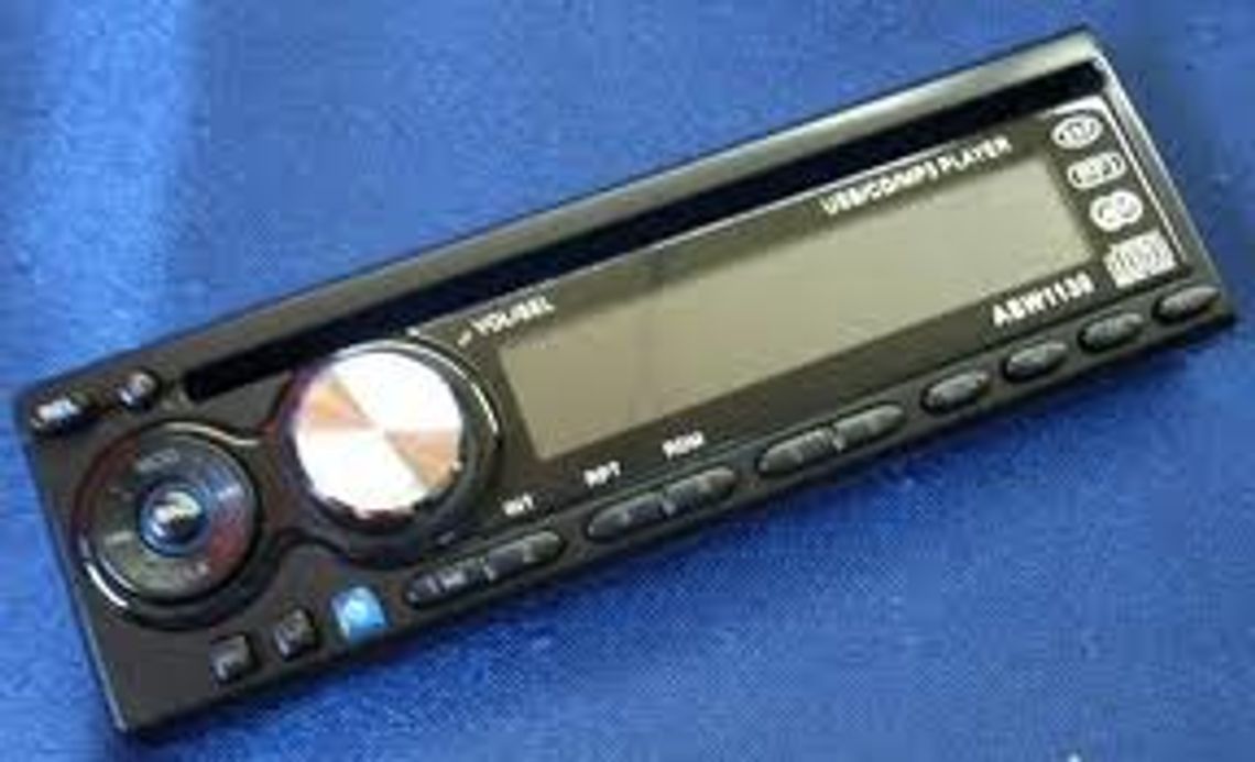 Próbował sprzedać kradzione panele... policjantowi Próbował sprzedać kradzione panele... policjantowi