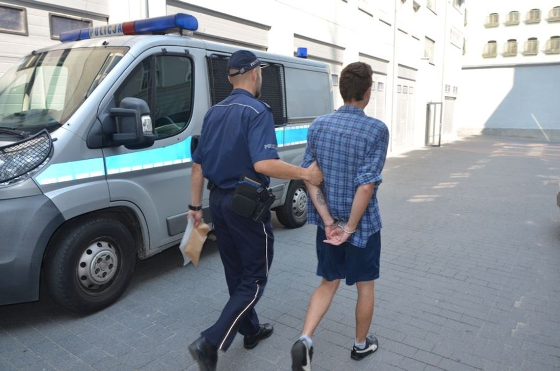 Próbowali zabrać we Wrzeszczu 16-latkowi głośnik. Teraz grozi im 12 lat więzienia.
