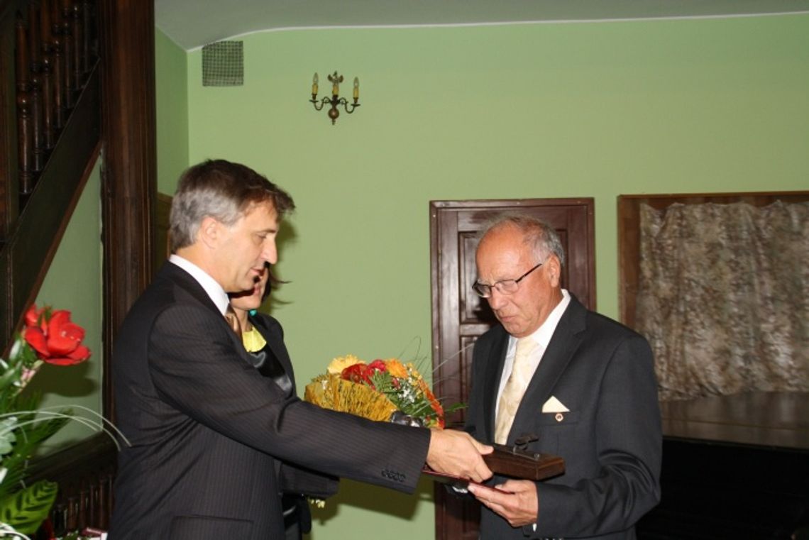 Prof. Czesław Stoba z medalem - Przyjaciel Gniewu Prof. Czesław Stoba z medalem - Przyjaciel Gniewu