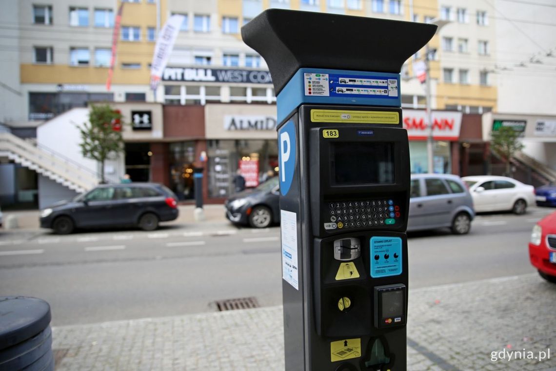 Prokuratura skarży nowe stawki stref płatnego parkowania. Miasto Gdynia odpowiada 