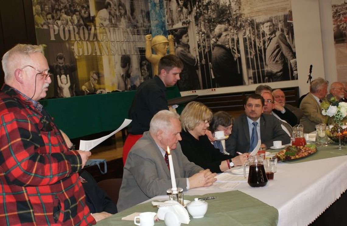 Protest przeciwko ograniczaniu wolności słowa i szykanowaniu dziennikarzy w mediach publicznych Protest przeciwko ograniczaniu wolności słowa i szykanowaniu dziennikarzy w mediach publicznych