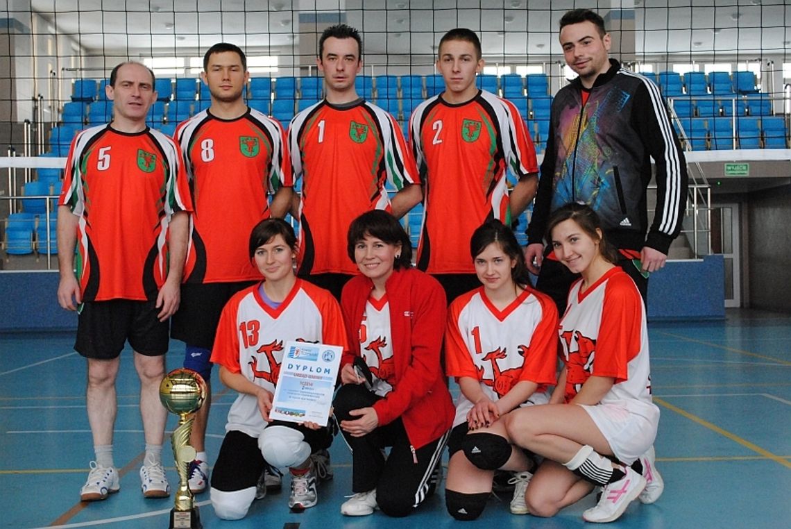 Przebijali urzędnicy i radni - VI Turniej Samorządowców Powiatu Tczewskiego Przebijali urzędnicy i radni - VI Turniej Samorządowców Powiatu Tczewskiego