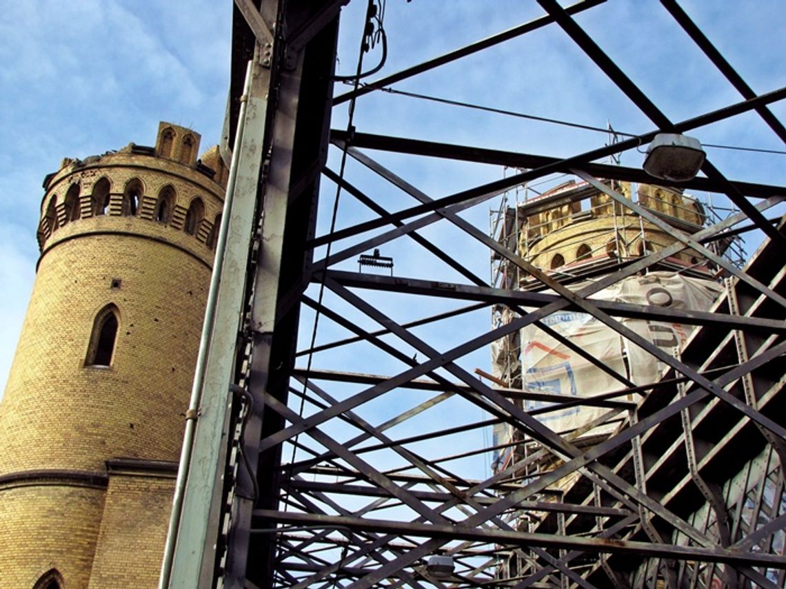 Przebudowa zabytkowego mostu dzieli