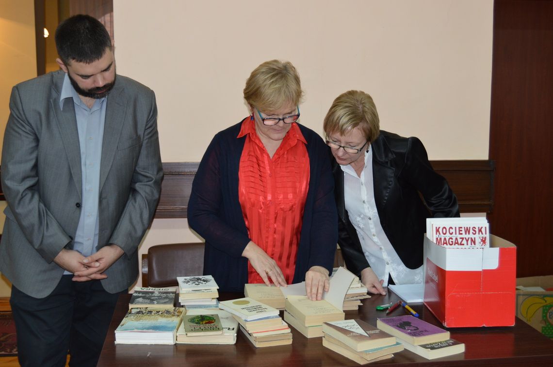 Przeczytali ksiażki – teraz podarowali je innym Przeczytali ksiażki – teraz podarowali je innym