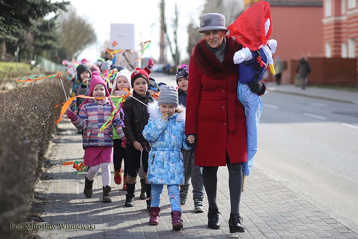 Przedszkolaki z „Jedyneczki” powitały wiosnę Przedszkolaki z „Jedyneczki” powitały wiosnę