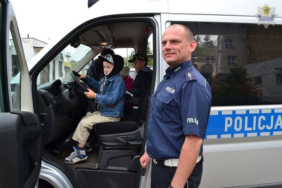 Przedszkolaki z wizytą u policjantów