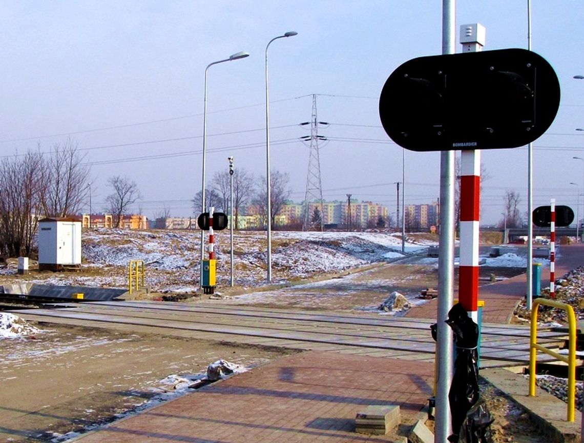 Przejazd jeszcze nie otwarty, a już trzeba go rozebrać 