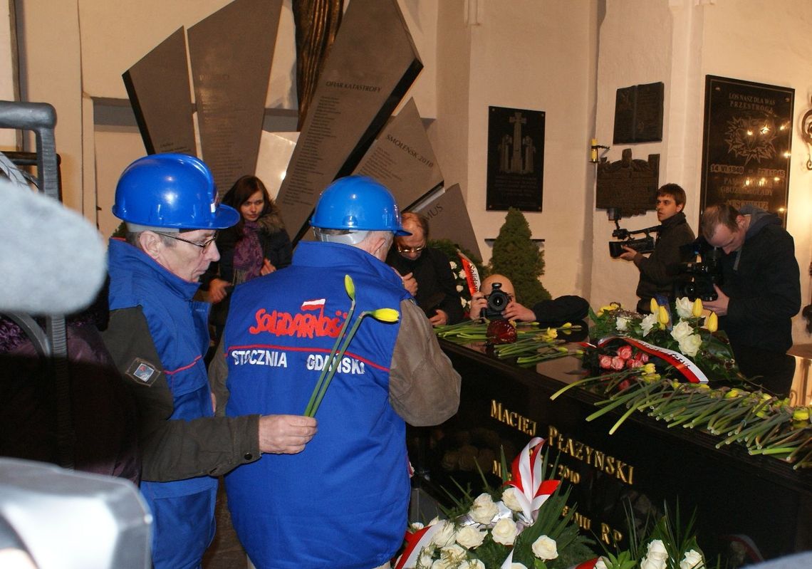 Przemarsz z żonkilami symbolizującymi nadzieję...