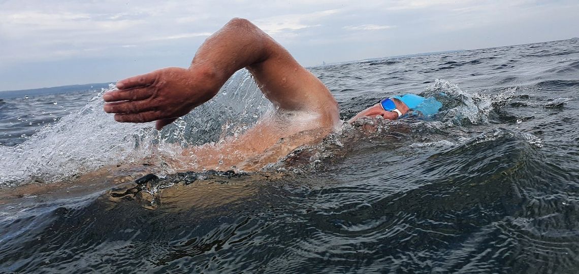 Przepłynie Loch Ness dla małych pacjentów z Gdyni