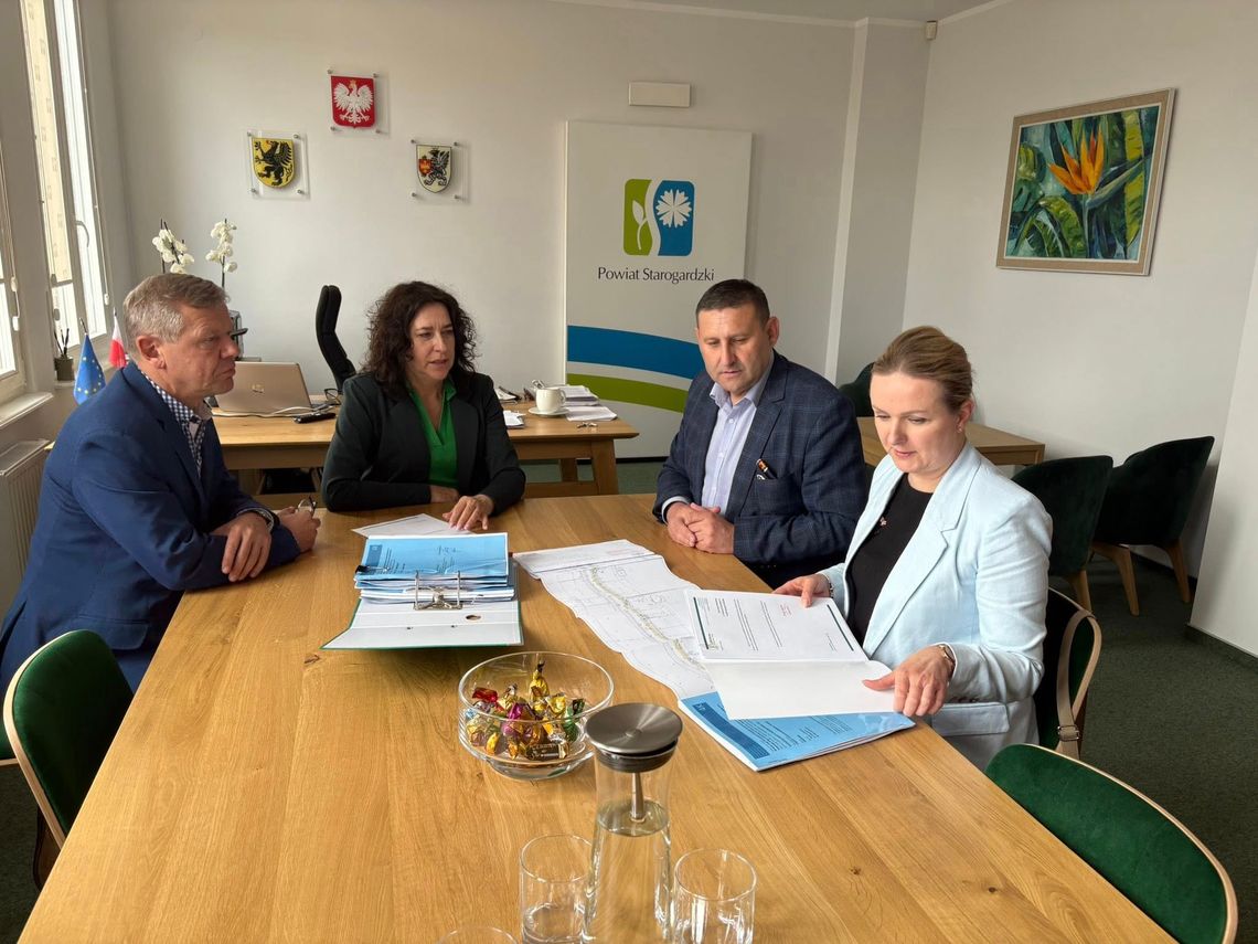 Przy drodze z Lipinek Królewskich do Zielonej Góry powstanie droga dla pieszych i wiaty przystankowe